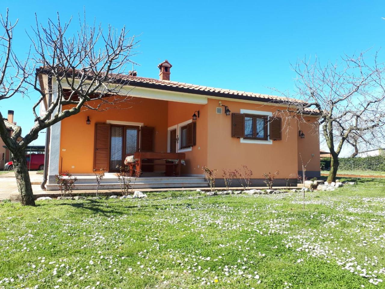 Apartma Lena *